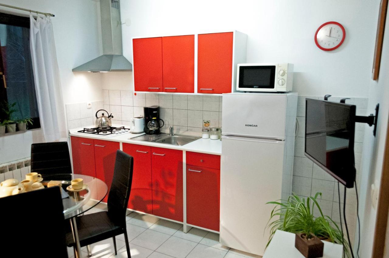 Apartment Rosa 1 Ровинь Экстерьер фото