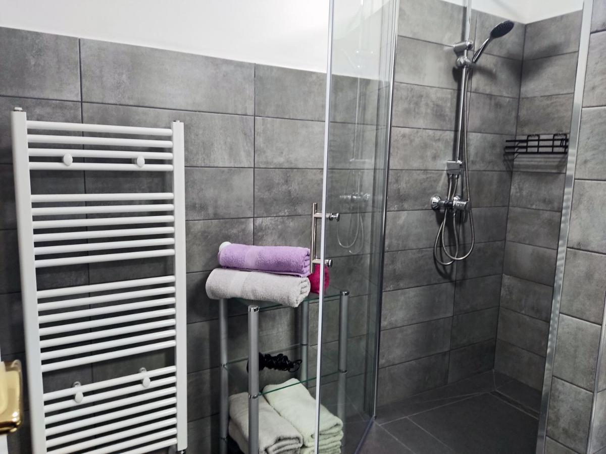 Apartment Rosa 1 Ровинь Экстерьер фото